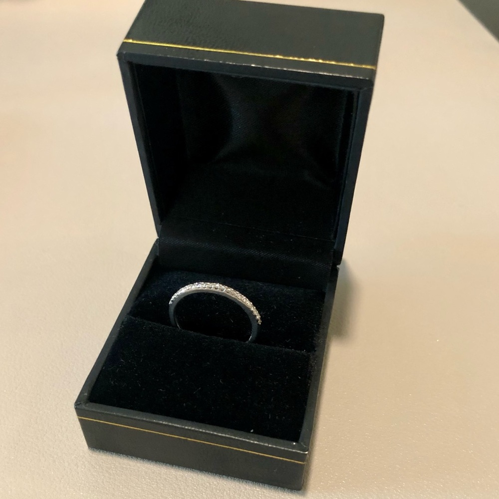 💎 14 Karat White Gold Diamond Ring Band 💎